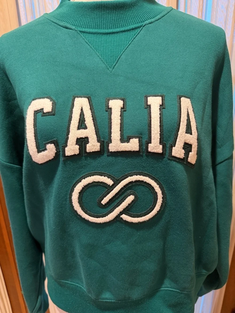 Women’s Calia sweatshirt 💚 - Picture 2 of 8